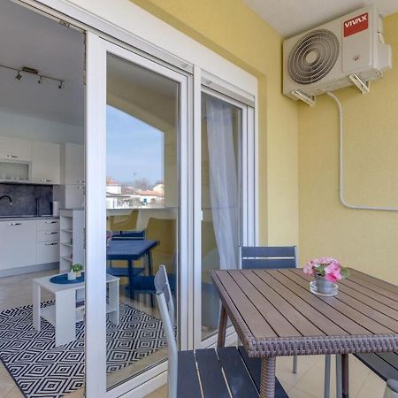 Apartments Rondine 1 Karigador Luaran gambar